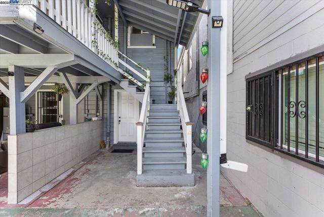 1539 International Blvd, Oakland CA: https://media.crmls.org/mediaz/1c243817-e300-435b-a08e-8ee12e3fea54.jpg
