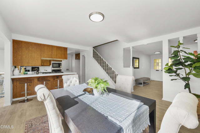 Detail Gallery Image 2 of 46 For 910 Ivywood Dr, Oxnard,  CA 93030 - 5 Beds | 3/1 Baths