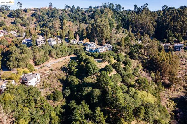 0 Tunnel Rd, Oakland CA: https://media.crmls.org/mediaz/1c24bfb3-6a7b-444c-b44b-f6563ac86771.jpg