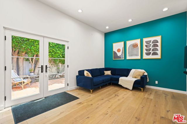 1618 S Durango Avenue, Los Angeles CA: https://media.crmls.org/mediaz/1c24fa88-f83c-42fe-85a2-125c5af73c54.jpg