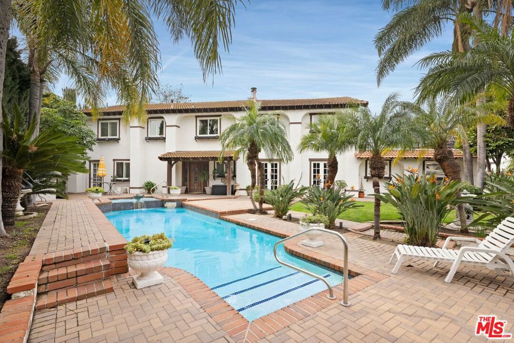 7680 E Eucalyptus Way