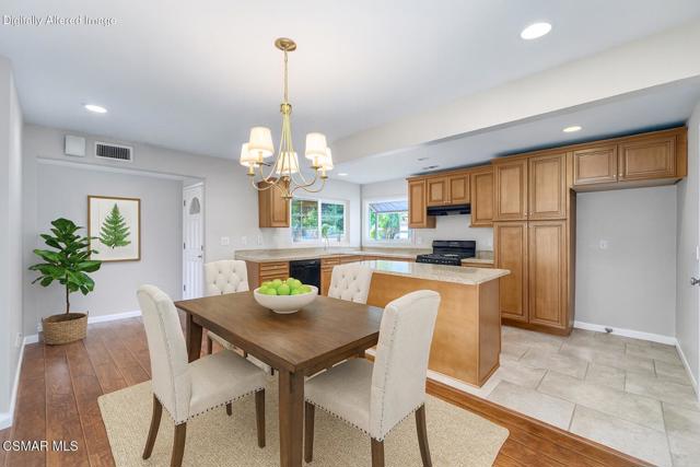 560 Randy Drive, Newbury Park CA: https://media.crmls.org/mediaz/1c261371-67f8-4f02-859e-dc441dd5c14b.jpg