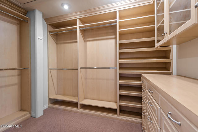 11 Inverness Road, Thousand Oaks CA: https://media.crmls.org/mediaz/1c26ff2c-c3cf-4270-8d23-83a91d8d3eef.jpg