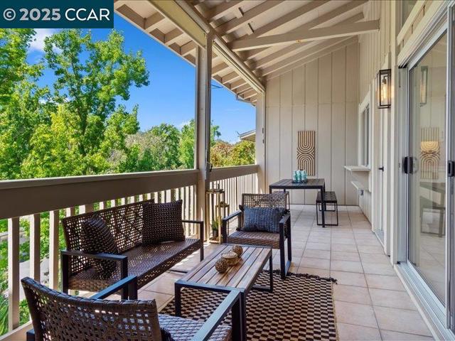 2175 Cactus Ct, Walnut Creek CA: https://media.crmls.org/mediaz/1c2707e2-0dc3-4639-80a3-c8aec02a2652.jpg