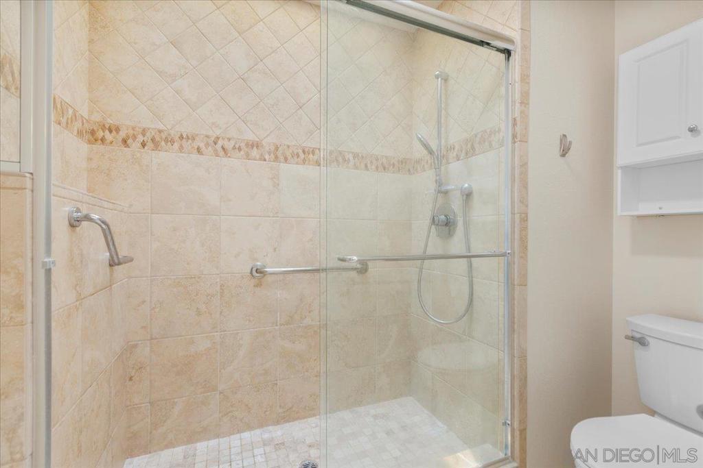 https://media.crmls.org/mediaz/1c278f08-6bfa-408f-8fc7-8886140b00ea.jpg?preset=X-Large