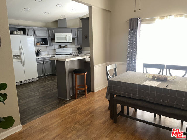 5001 W Florida Avenue, Hemet CA: https://media.crmls.org/mediaz/1c288fad-502a-4c4a-9b48-68e9535ffb9e.jpg