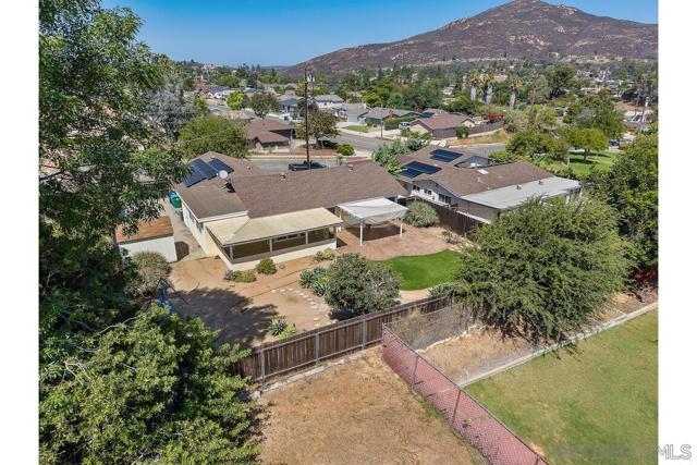 6387 Lake Badin Ave, San Diego CA: https://media.crmls.org/mediaz/1c28e8f7-778a-4259-9f82-99de6293b8e3.jpg