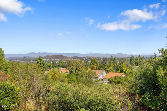 139 Los Padres Drive, Westlake Village CA: https://media.crmls.org/mediaz/1c297803-fe5d-4133-91b4-4685656021ee.jpg