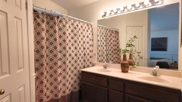 9158 Generations Drive, Elk Grove CA: https://media.crmls.org/mediaz/1c29cee2-e43b-4149-a6e3-43778882e334.jpg