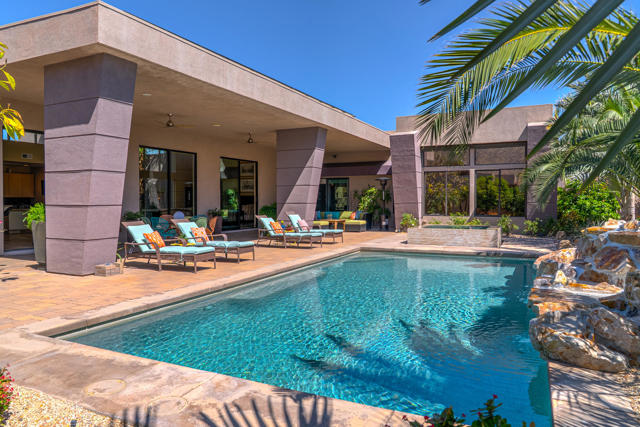 463 Lautner Lane, Palm Springs CA: https://media.crmls.org/mediaz/1c2a68b4-ecd5-48f1-b9dc-39e90e8e0c5a.jpg