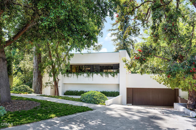 1055 Sherwood Road, San Marino CA: https://media.crmls.org/mediaz/1c2ad83d-ba1f-48a6-87e5-272ed49d1175.jpg