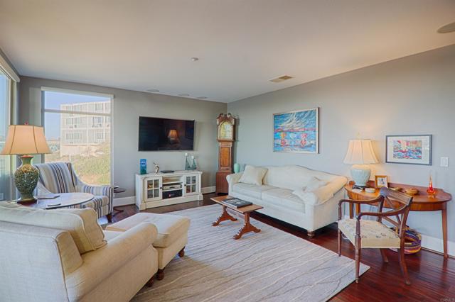 Detail Gallery Image 11 of 37 For 1019 Costa Pacifica Way #1206,  Oceanside,  CA 92054 - 3 Beds | 2 Baths