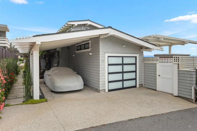 111 Little Orphan Aly, Del Mar CA: https://media.crmls.org/mediaz/1c2ba583-d5bb-45cb-80b9-a9679751f2e9.jpg