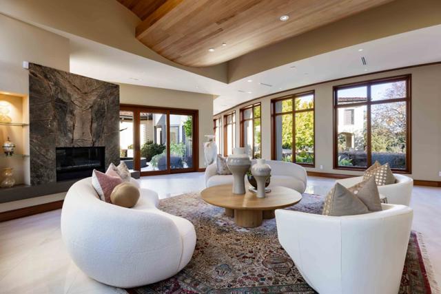 27500 La Vida Real, Los Altos Hills CA: https://media.crmls.org/mediaz/1c2bc557-2341-4564-be43-e5c20dd4422d.jpg