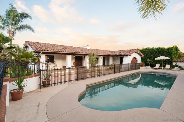 5615 Via Montellano, Bonsall CA: https://media.crmls.org/mediaz/1c2ca234-90e0-4b70-9104-97cbed599f26.jpg
