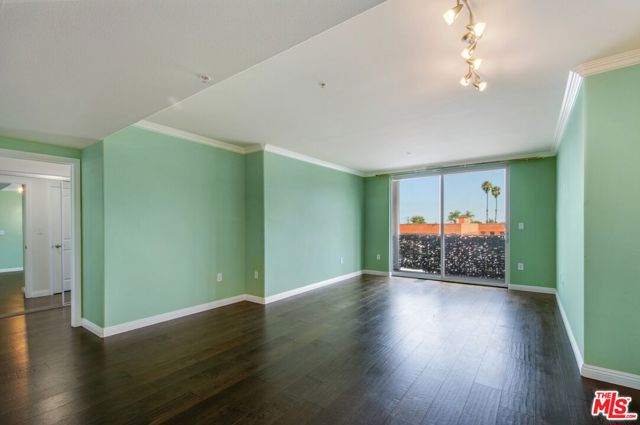 3740 Santa Rosalia Drive, Los Angeles, California 90008, 2 Bedrooms Bedrooms, ,2 BathroomsBathrooms,Condominium,For Sale,Santa Rosalia,24432927