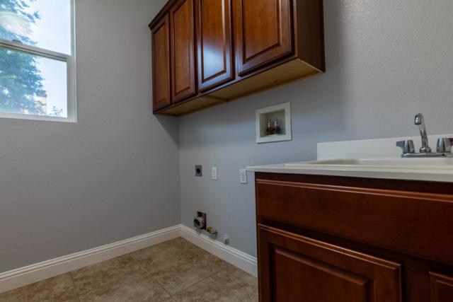 491 Danbury Place, Lathrop CA: https://media.crmls.org/mediaz/1c2dc5de-e9cf-4a26-a5e9-55495ce0fba6.jpg