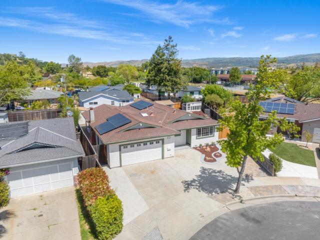 125 Foothill Court, Morgan Hill CA: https://media.crmls.org/mediaz/1c2eb1ff-7ca6-4e9a-878c-42d8f975b09b.jpg