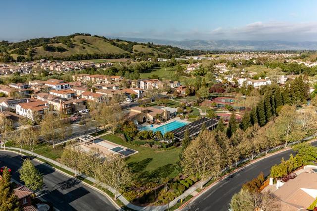 65056695 Eagle Ridge Court, Gilroy CA: https://media.crmls.org/mediaz/1c2f672f-1ec9-479d-8449-d92aab3425a8.jpg