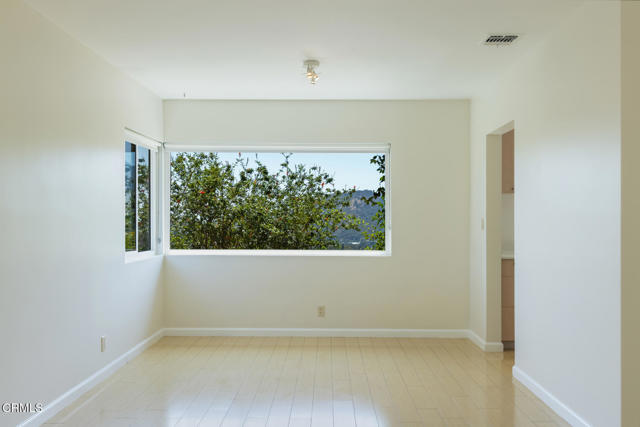 Detail Gallery Image 8 of 40 For 1932 Hilldale Dr, La Canada Flintridge,  CA 91011 - 4 Beds | 2/1 Baths