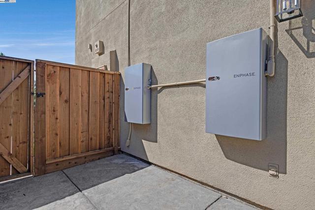5719 Dimas Ct, Pleasanton CA: https://media.crmls.org/mediaz/1c307197-36b0-4388-91c9-08da3385bb44.jpg
