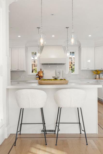 1425 Benito Avenue, Burlingame CA: https://media.crmls.org/mediaz/1c308b70-2486-4b81-85e4-26c199c3bc7b.jpg