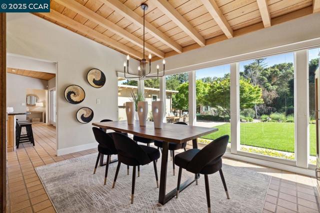 23 Lost Valley Dr, Orinda CA: https://media.crmls.org/mediaz/1c30f067-2beb-4086-bca8-05fb4bbeddf3.jpg