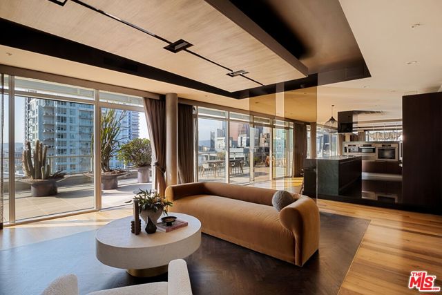 1155 S Grand Avenue, Los Angeles CA: https://media.crmls.org/mediaz/1c3167a3-8c18-4536-8d06-1f53849c43f7.jpg