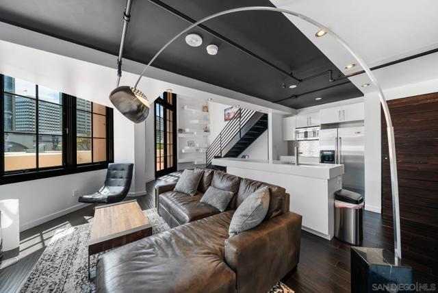 702 Ash St, San Diego CA: https://media.crmls.org/mediaz/1c31ad30-dd89-4ee7-b509-52c9fd94f692.jpg