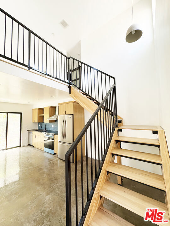 1340 1/2 2nd Avenue, Los Angeles CA: https://media.crmls.org/mediaz/1c3203e3-74d4-4d24-b3c8-a9ba514e2935.jpg