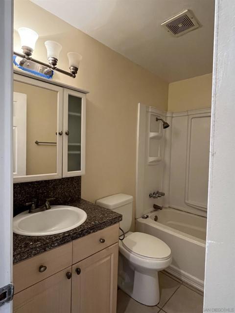 765 Elkwood Ave, Imperial Beach CA: https://media.crmls.org/mediaz/1c324b99-041b-4d1e-90ca-81405b3bc129.jpg