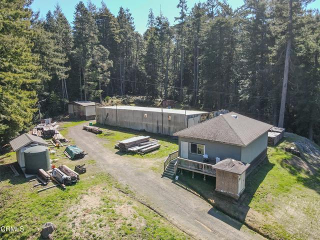 15137 Mitchell Creek Drive, Fort Bragg CA: https://media.crmls.org/mediaz/1c329df1-b989-479e-937a-97f07cb530e7.jpg