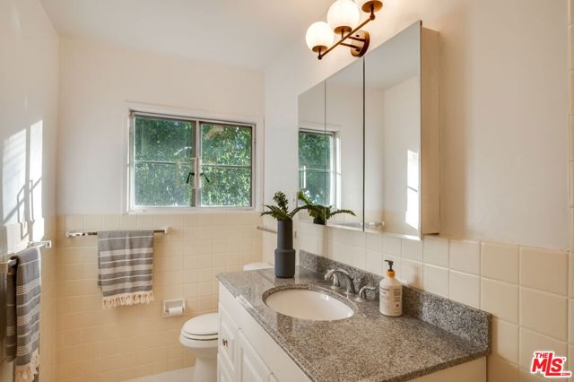 5172 1/2 Village, Los Angeles CA: https://media.crmls.org/mediaz/1c332aa1-023e-494c-8ac8-8af94f680c31.jpg