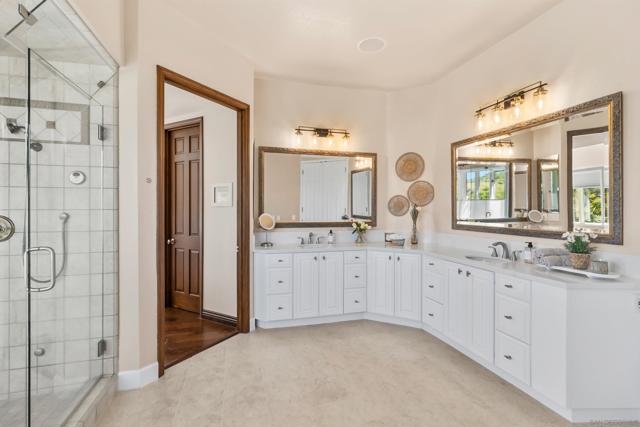 17941 Vista Lomas Dr, Poway CA: https://media.crmls.org/mediaz/1c332e3e-4959-43c4-8097-ebbc6a49a5d7.jpg