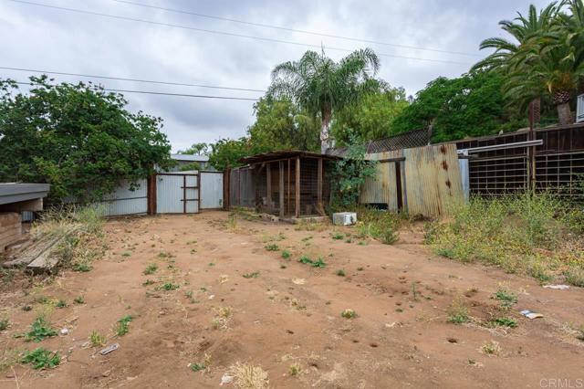 12049 Coping Place, Lakeside CA: https://media.crmls.org/mediaz/1c33a3c9-78ce-4afb-876d-8d900c25bc85.jpg