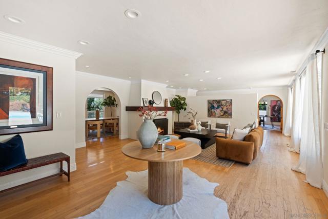 6347 Las Colinas, Rancho Santa Fe CA: https://media.crmls.org/mediaz/1c34b31a-43df-4e9e-88a9-7291709392dc.jpg