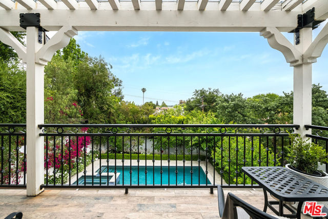 14539 Valley Vista Boulevard, Sherman Oaks CA: https://media.crmls.org/mediaz/1c34b6c8-f0e1-429a-872f-478409d6248c.jpg