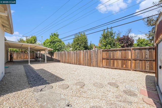 1543 Heartwood Dr, Concord CA: https://media.crmls.org/mediaz/1c34cfec-e42c-41e3-b4f9-b4c2125b3840.jpg
