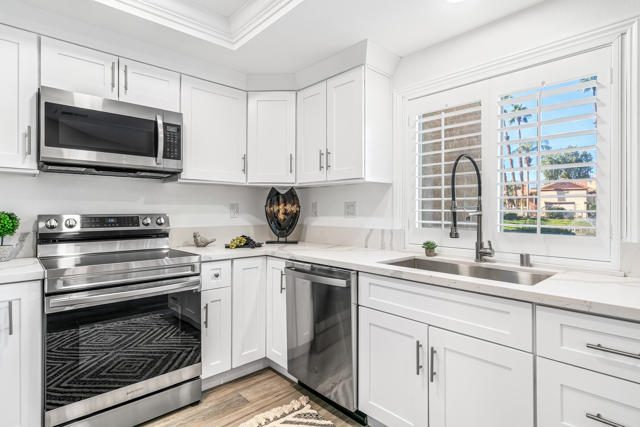 42515 Sultan Avenue, Palm Desert, CA 92211