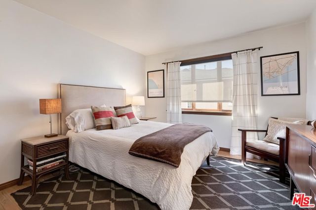 1405 Washington Avenue, Santa Monica CA: https://media.crmls.org/mediaz/1c350f18-ce0b-4213-9e15-20abc0fe1b6a.jpg