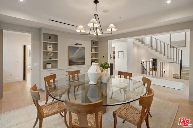 10444 Charing Cross Road, Los Angeles CA: https://media.crmls.org/mediaz/1c3577c7-63ea-4b1e-b46d-7e1eaf33aa55.jpg