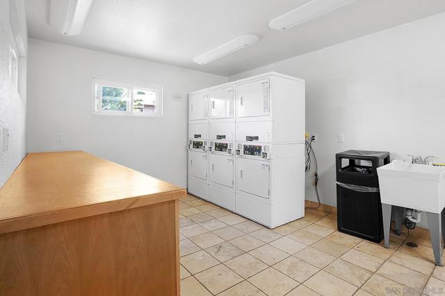 9860 Dale Avenue, Spring Valley CA: https://media.crmls.org/mediaz/1c35a861-c4b9-47e3-b587-9d86bb1115a5.jpg