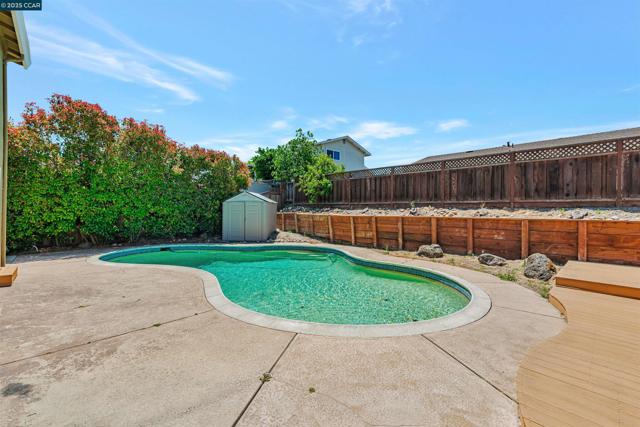 9597 Davona Dr, San Ramon CA: https://media.crmls.org/mediaz/1c371db9-608b-44e8-9df1-5918cfac0256.jpg