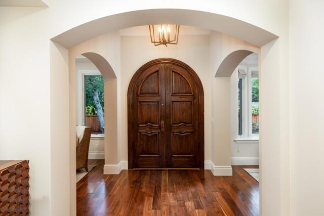 17 Almendral Avenue, Atherton CA: https://media.crmls.org/mediaz/1c372b46-23aa-4d1e-8c89-5e48937d6063.jpg