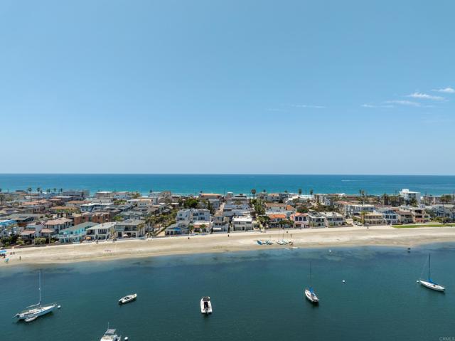 3366 Bayside Walk, San Diego CA: https://media.crmls.org/mediaz/1c37ac0e-34af-4c1f-ae3b-395edb88ec69.jpg
