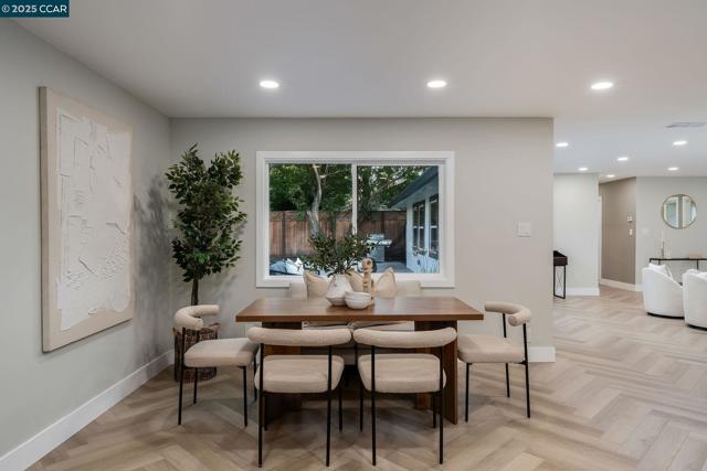 1961 Ardith Dr, Pleasant Hill CA: https://media.crmls.org/mediaz/1c37d31e-5c23-45b0-b12b-0942f82b322d.jpg
