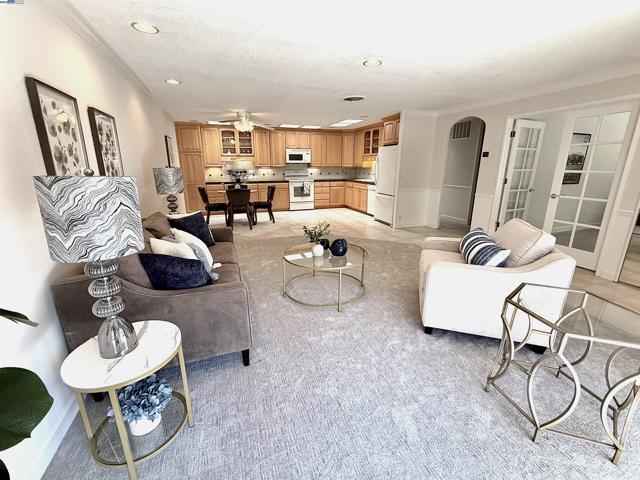 2217 Ptarmigan Dr, Walnut Creek CA: https://media.crmls.org/mediaz/1c3aaf9b-f4fd-4acd-91ec-3542a998123b.jpg