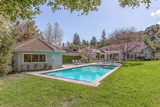 25600 Willow Pond Lane, Los Altos Hills CA: https://media.crmls.org/mediaz/1c3ae24f-1291-46fc-afb2-10ee0db39cf5.jpg