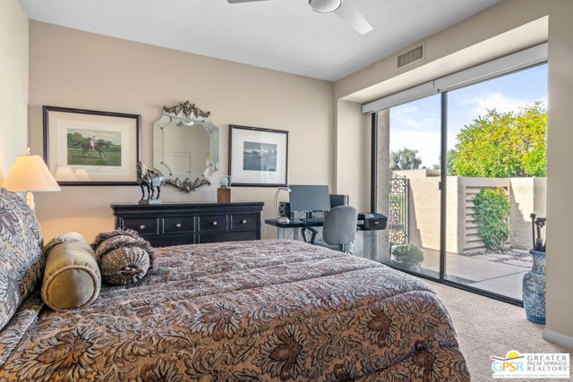 138 Desert West, Rancho Mirage CA: https://media.crmls.org/mediaz/1c3b060e-99ab-4fe5-b699-6d483717b7dd.jpg