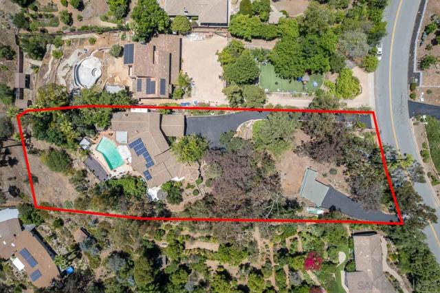 11339 Rolling Hills Dr, El Cajon CA: https://media.crmls.org/mediaz/1c3bf329-64dc-4d3b-b68c-af81a64f4a2c.jpg